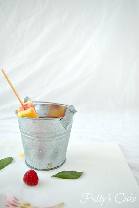 Polos de piña, fresa y frambuesa, sano y delicioso, todo en uno Polos de piña, fresa y frambuesa, sano y delicioso, todo en uno