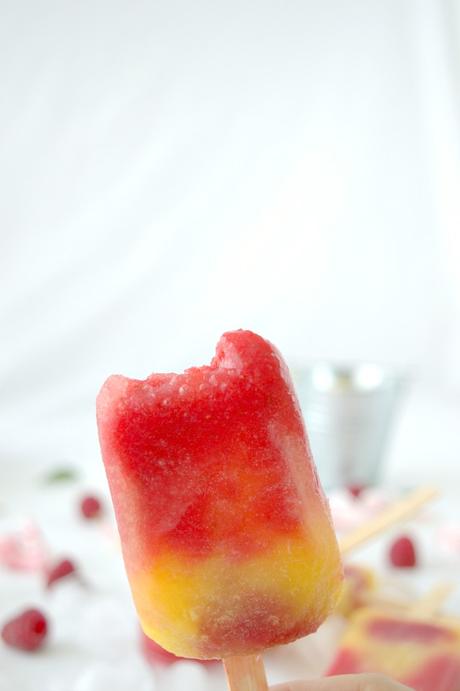 Polos de piña, fresa y frambuesa, sano y delicioso, todo en uno Polos de piña, fresa y frambuesa, sano y delicioso, todo en uno