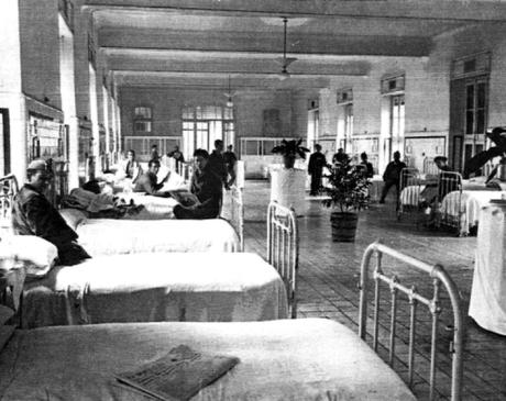Hospital de jornaleros San Francisco de Paula Hospital de Maudes_sala enfermeria duranye la guerra civil_AGA_SMALL
