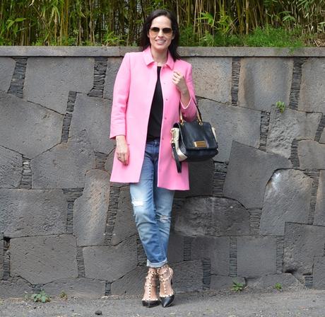 zara-pink-coat-2 zara-pink-coat-boyfriend-jeans-outfit