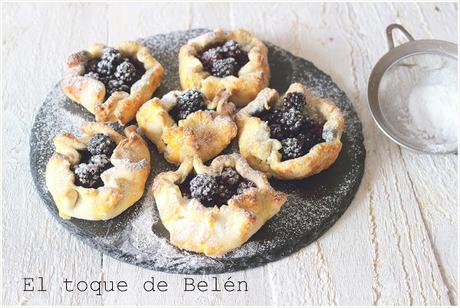 MINI GALETTES CON MORAS MINI GALETTES CON MORAS