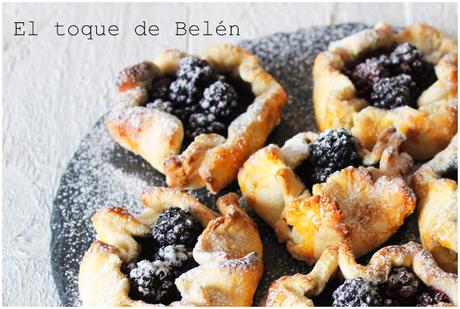 MINI GALETTES CON MORAS MINI GALETTES CON MORAS
