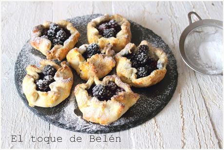 MINI GALETTES CON MORAS MINI GALETTES CON MORAS