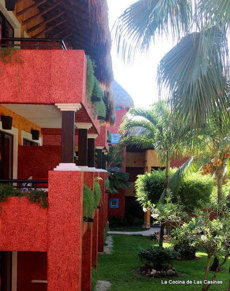 Las Chikas en México, Playa del Carmen: Pollo Pibil estilo Yucatán Las Chikas en México, Playa del Carmen: Pollo Pibil estilo Yucatán