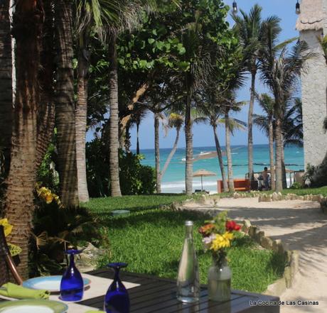 Las Chikas en México, Playa del Carmen: Pollo Pibil estilo Yucatán Las Chikas en México, Playa del Carmen: Pollo Pibil estilo Yucatán