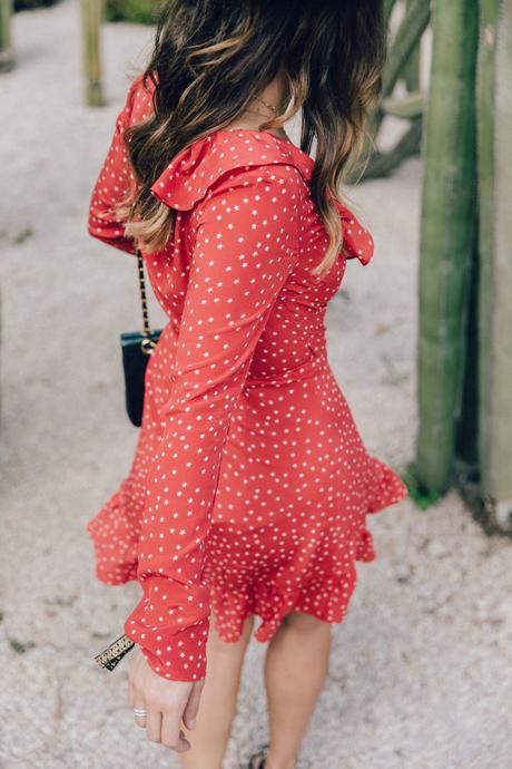 Realisation_Par_Dress-Star_Print-Red_Dress-Outfit-Catonier-Hat-Lack_Of_Color-Black_Sandals_Topshop-Barcelona-Collage_Vintage-Mossen_Gardens-67