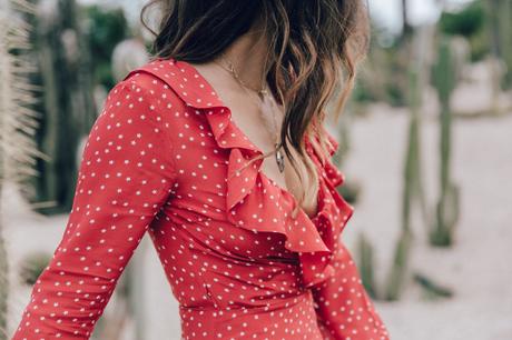 Realisation_Par_Dress-Star_Print-Red_Dress-Outfit-Catonier-Hat-Lack_Of_Color-Black_Sandals_Topshop-Barcelona-Collage_Vintage-Mossen_Gardens-132