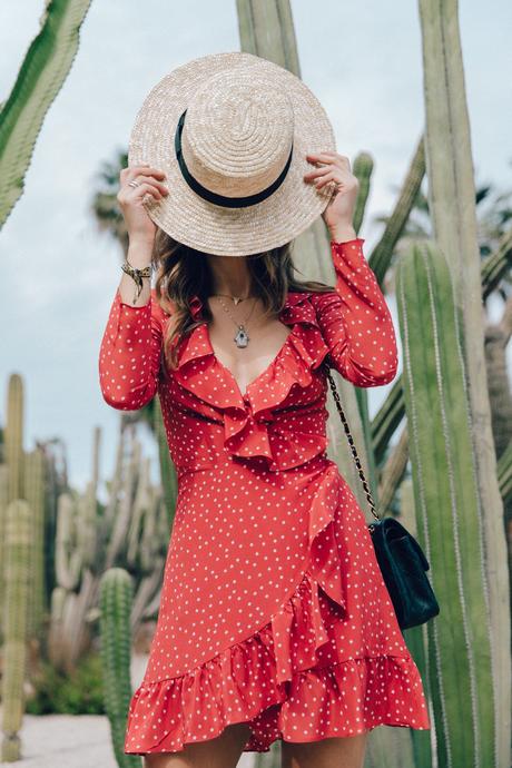 Realisation_Par_Dress-Star_Print-Red_Dress-Outfit-Catonier-Hat-Lack_Of_Color-Black_Sandals_Topshop-Barcelona-Collage_Vintage-Mossen_Gardens-64
