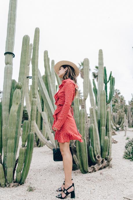 Realisation_Par_Dress-Star_Print-Red_Dress-Outfit-Catonier-Hat-Lack_Of_Color-Black_Sandals_Topshop-Barcelona-Collage_Vintage-Mossen_Gardens-17