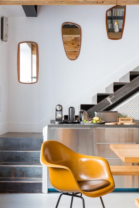 Una cocina bajo la escalera Una cocina bajo la escalera
