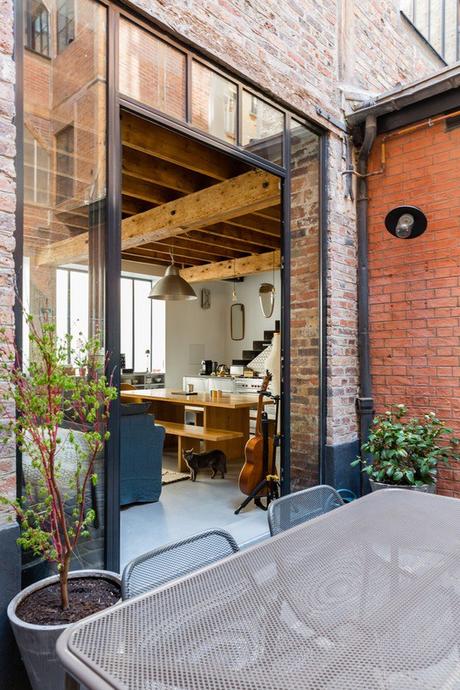 Una cocina bajo la escalera Una cocina bajo la escalera