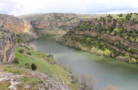 La ermita de San Frutos, un balcón a las Hoces del Duratón El río Duratón desde la ermita de San Frutos