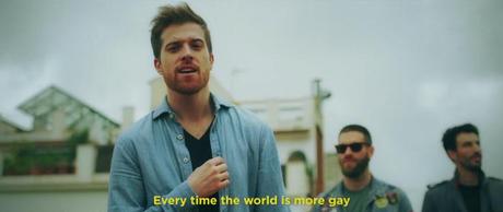 “Be heterofriendly”, el videoclip de Axel Hotels a favor de los derechos de los heterosexuales