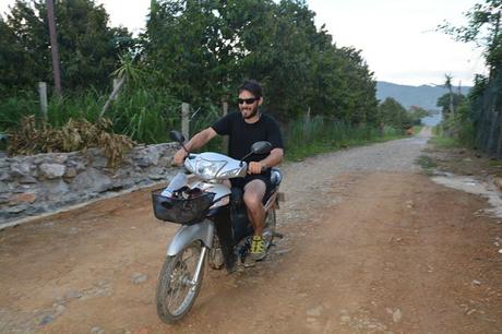 ruta en moto por Vang Vieng