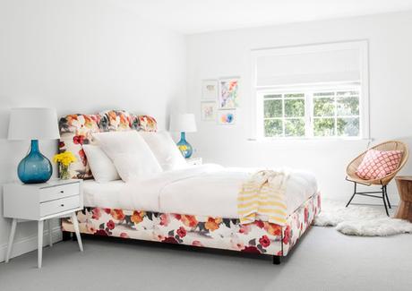 una casa con color, piñas, sandías y una mezcla de estilos exquisita Westhampton Beach Playhouse