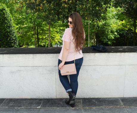 OOTD ~ Jeans + Encaje ~ Amar no significa poseer ~ #PlusBlogger