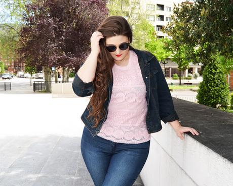 OOTD ~ Jeans + Encaje ~ Amar no significa poseer ~ #PlusBlogger OOTD ~ Jeans + Encaje ~ Amar no significa poseer ~ #PlusBlogger