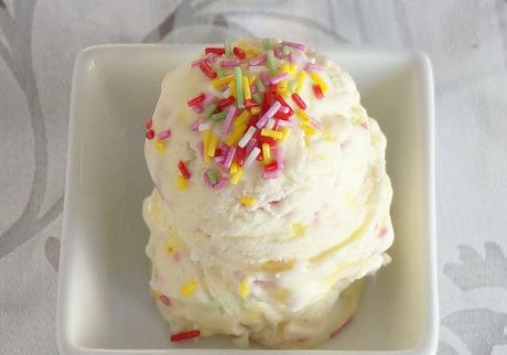 Helado cremoso no-churn sin máquina ni cocción cake confetti