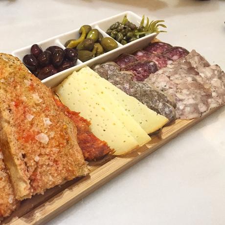 Idò Balear, un viaje gastronómico a las Baleares en el barrio de Sant Antoni ido balear embutidos