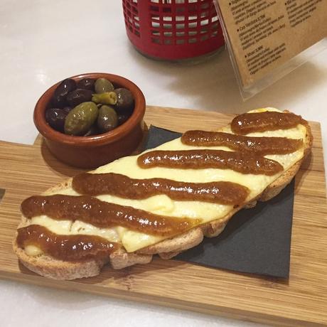 Idò Balear, un viaje gastronómico a las Baleares en el barrio de Sant Antoni idò balear torrada
