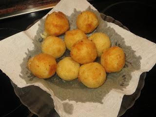 BOLAS DE PATATA Y MERLUZA BOLAS DE PATATA Y MERLUZA