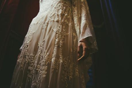 Femenina, elegante toque rebelde... nueva colección vestidos novia Otaduy