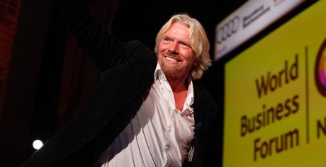 Branson, un boxeador en los negocios Ricchard Branson, la leyenda viva del emprendimiento y la aventura en un solo cuerpo, estuvo en Bogotá para el #WOBIbogotá