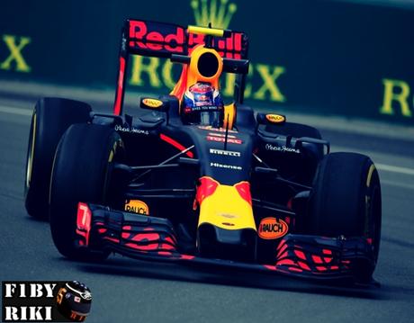 Verstappen sigue cometiendo errores, ahora recibe reprimenda por bloquear a Bottas Verstappen sigue cometiendo errores, ahora recibe reprimenda por bloquear a Bottas