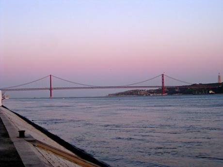 Puente 25 de Abril Lugares imprescindibles cerca de Lisboa