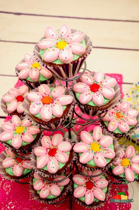 CUPCAKES CON FLOR DE NUBES O MARSMALLOWS