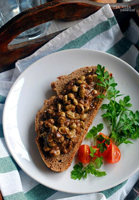 Revuelto cremoso de morcilla y habitas baby para CON UN PAR