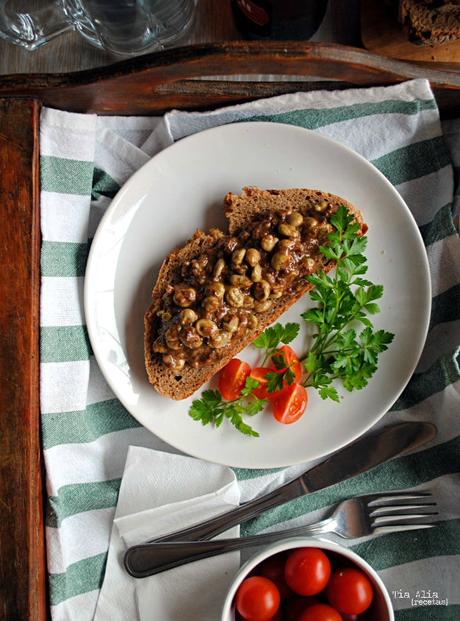 Revuelto cremoso de morcilla y habitas baby para CON UN PAR