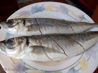 JURELES ASADOS AL ESTILO MALAGUEÑO (VIDEOS DE COMO LOS PREPARO) JURELES ASADOS AL ESTILO MALAGUEÑO (VIDEOS DE COMO LOS PREPARO)