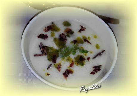 SOPA DE MELON CON ACEITE DE HIERBABUENA SOPA DE MELON CON ACEITE DE HIERBABUENA