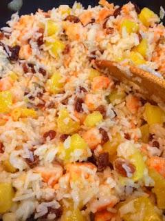 ARROZ FRITO CON GAMBAS Y PIÑA ARROZ FRITO CON GAMBAS Y PIÑA
