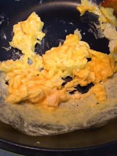 ARROZ FRITO CON GAMBAS Y PIÑA ARROZ FRITO CON GAMBAS Y PIÑA