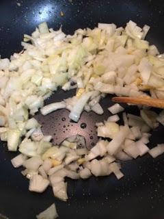 ARROZ FRITO CON GAMBAS Y PIÑA ARROZ FRITO CON GAMBAS Y PIÑA