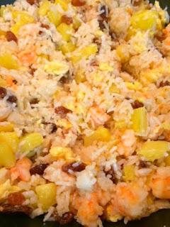 ARROZ FRITO CON GAMBAS Y PIÑA ARROZ FRITO CON GAMBAS Y PIÑA