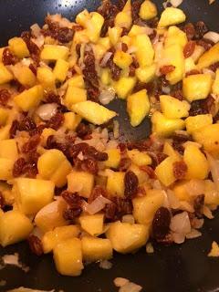 ARROZ FRITO CON GAMBAS Y PIÑA ARROZ FRITO CON GAMBAS Y PIÑA