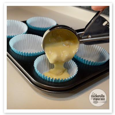 CUPCAKES DE YOGUR GRIEGO, NUECES Y MIEL / GREEK YOGURT CUPCAKES WITH WALNUTS AND HONEY CUPCAKES DE YOGUR GRIEGO, NUECES Y MIEL / GREEK YOGURT CUPCAKES WITH WALNUTS AND HONEY