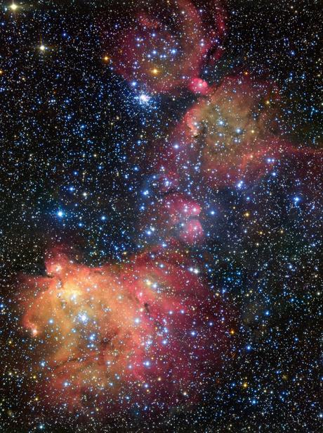 La resplandeciente nube de gas LHA 120-N55 La resplandeciente nube de gas LHA 120-N55