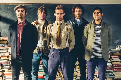 Kaiser Chiefs regresan con 'Parachute' su nuevo single acompañado de un videoclip