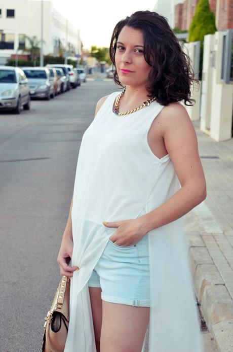 Blusa larga y shorts Outfit Mi vestidoazul Fashion blogger Friendsfluencers (14)