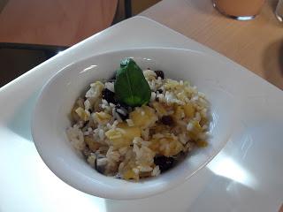 SALTEADO DE ARROZ CON MANZANA, PASAS Y SOJA SALTEADO DE ARROZ CON MANZANA, PASAS Y SOJA