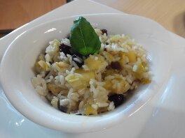 SALTEADO DE ARROZ CON MANZANA, PASAS Y SOJA SALTEADO DE ARROZ CON MANZANA, PASAS Y SOJA