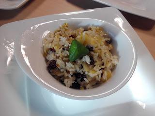 SALTEADO DE ARROZ CON MANZANA, PASAS Y SOJA SALTEADO DE ARROZ CON MANZANA, PASAS Y SOJA