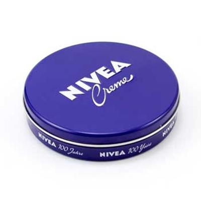 ¿Por qué nos gusta tanto el aceite del árbol de té, el áloe vera y la caja azul de Nivea?