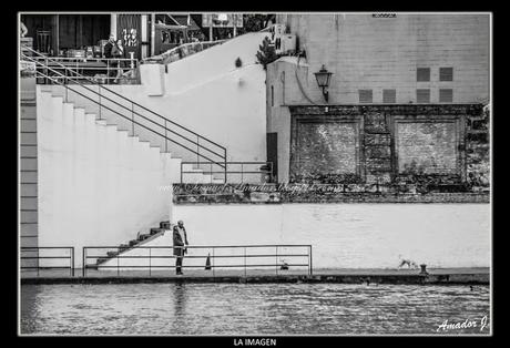 SEVILLA en BLANCO y NEGRO: ALREDEDORES DEL PUENTE DE ISABEL II y MERCADO DE TRIANA