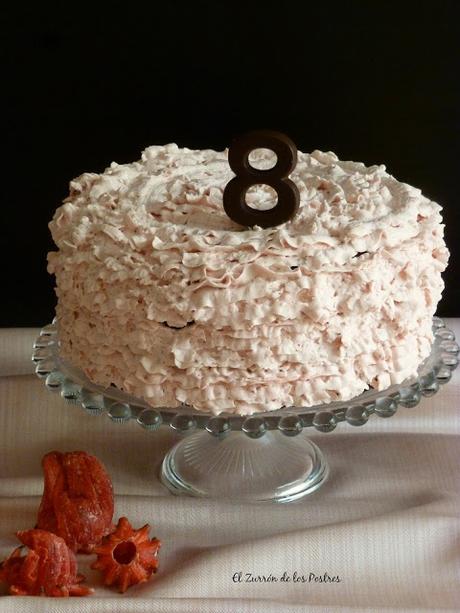 Tarta de Bizcocho de Cacao con Flores de Hibisco y Fresas. SORTEO Tarta de Bizcocho de Cacao con Flores de Hibisco y Fresas. SORTEO