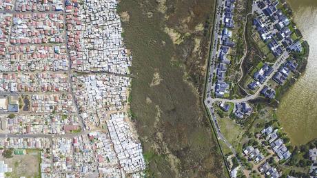 Tomas aéreas que demuestran la brecha entre ricos y pobres en Sudáfrica JohnnyMiller_03